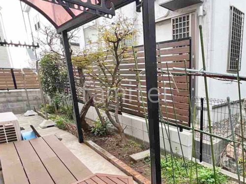 アルミ形材 フェンス 三協アルミ 木製調シャトレナII ハイタイプ 1型 横板格子・片面 目隠し 木調・ラティス