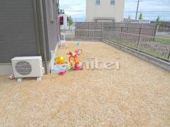 犬走り 防犯砂利敷き 錆砂利