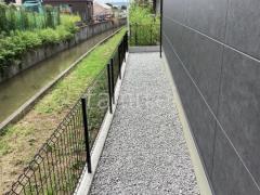 犬走 防犯砂利敷き バラス砕石 防草シート加工